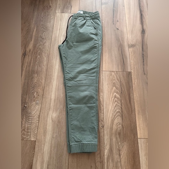 Old Navy Men’s Modern Jogger - Picture 4 of 5